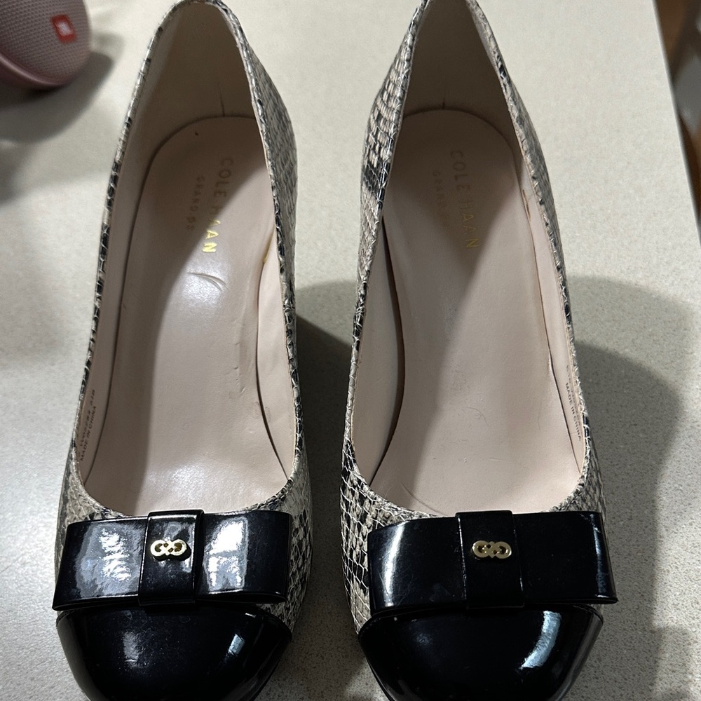 Cole Haan Black Patent Cap-Toe Snakeskin Pumps with Bow